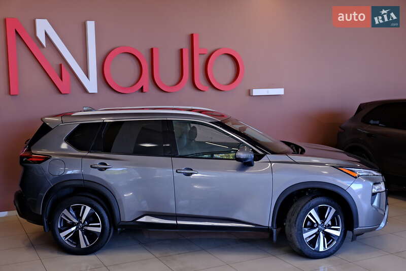 Внедорожник / Кроссовер Nissan Rogue 2023 в Одессе