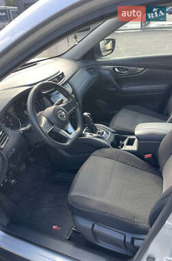 Внедорожник / Кроссовер Nissan Rogue 2017 в 