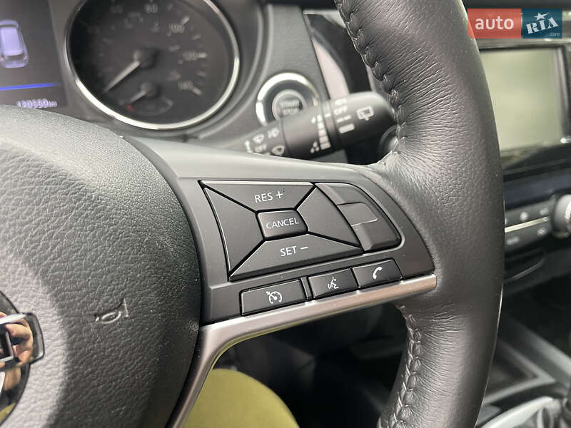 Позашляховик / Кросовер Nissan Rogue 2018 в Миргороді