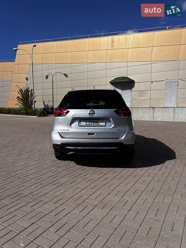Позашляховик / Кросовер Nissan Rogue 2017 в Києві