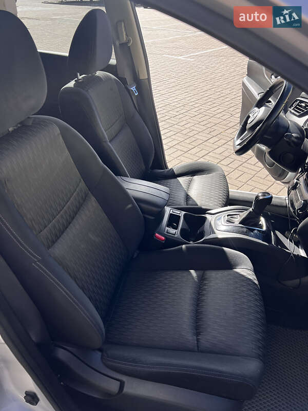 Позашляховик / Кросовер Nissan Rogue 2017 в Києві