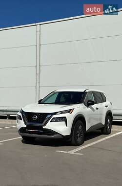Внедорожник / Кроссовер Nissan Rogue 2023 в Киеве