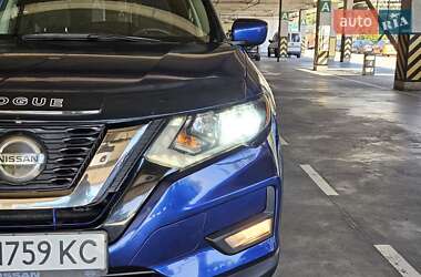 Внедорожник / Кроссовер Nissan Rogue 2017 в 