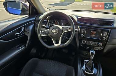 Внедорожник / Кроссовер Nissan Rogue 2017 в 
