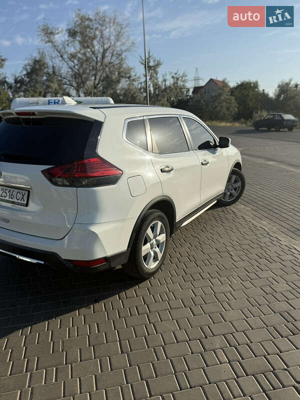Внедорожник / Кроссовер Nissan Rogue 2017 в Одессе