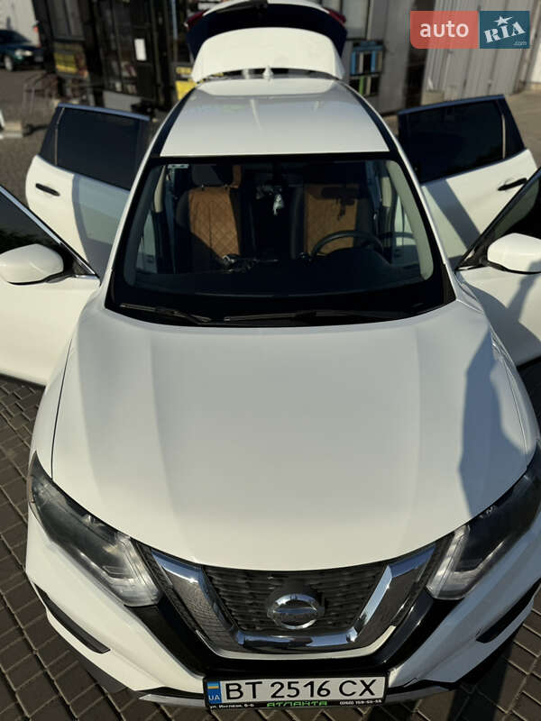 Внедорожник / Кроссовер Nissan Rogue 2017 в Одессе