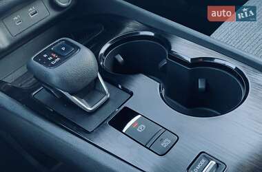 Внедорожник / Кроссовер Nissan Rogue 2021 в 