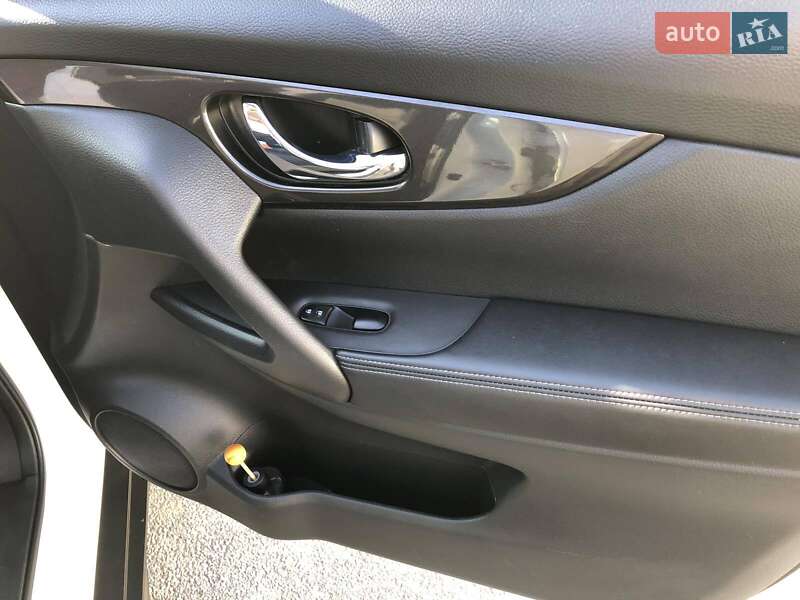Внедорожник / Кроссовер Nissan Rogue 2018 в Хмельницком