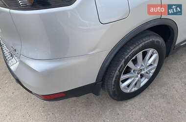 Позашляховик / Кросовер Nissan Rogue 2017 в Львові