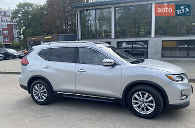 Позашляховик / Кросовер Nissan Rogue 2017 в Львові