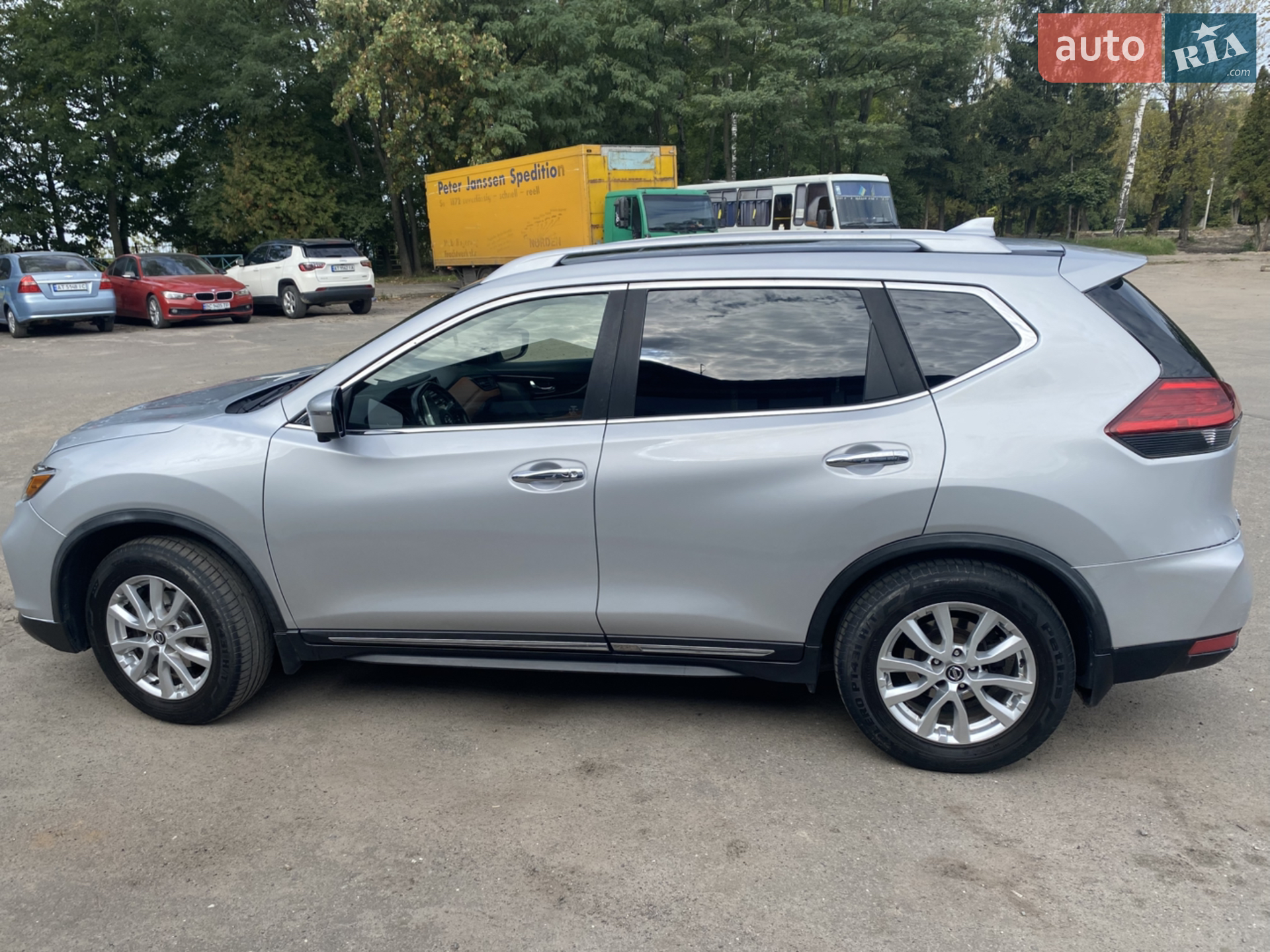 2017 Nissan Rogue - мініатюра 3