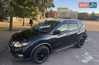 Внедорожник / Кроссовер Nissan Rogue 2017 в Житомире
