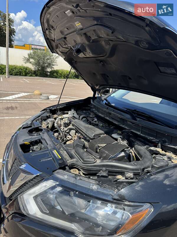 Внедорожник / Кроссовер Nissan Rogue 2017 в Житомире
