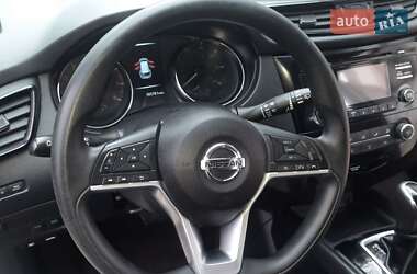 Позашляховик / Кросовер Nissan Rogue 2017 в 
