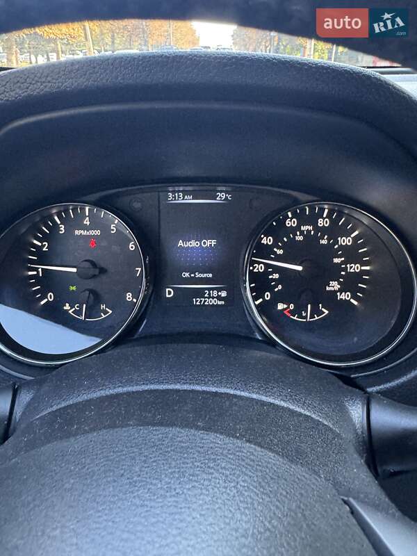 Внедорожник / Кроссовер Nissan Rogue 2017 в Житомире