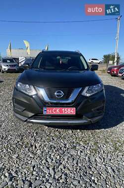 Внедорожник / Кроссовер Nissan Rogue 2017 в 