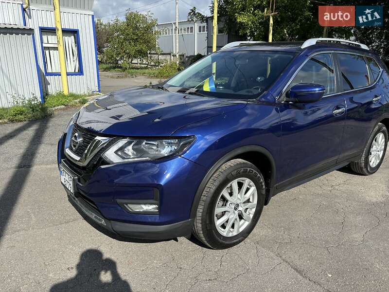 Внедорожник / Кроссовер Nissan Rogue 2017 в Хмельницком