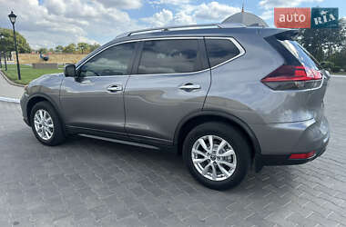 Внедорожник / Кроссовер Nissan Rogue 2018 в 