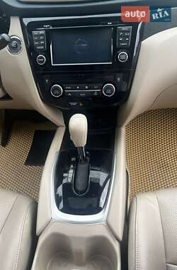 Внедорожник / Кроссовер Nissan Rogue 2014 в 