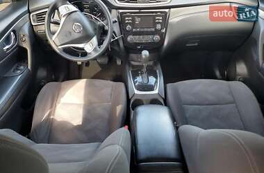Внедорожник / Кроссовер Nissan Rogue 2016 в 