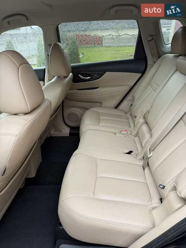 Внедорожник / Кроссовер Nissan Rogue 2018 в Яворове