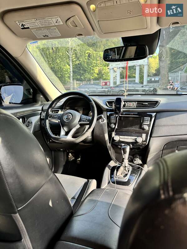 Внедорожник / Кроссовер Nissan Rogue 2018 в Виннице