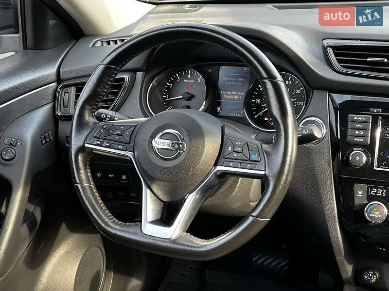 Внедорожник / Кроссовер Nissan Rogue 2018 в Киеве