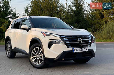 Внедорожник / Кроссовер Nissan Rogue 2024 в Дрогобыче