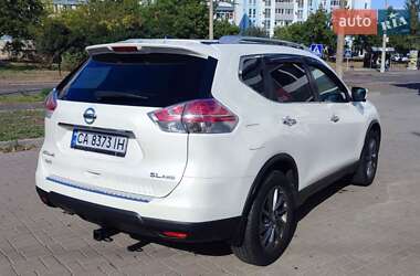 Внедорожник / Кроссовер Nissan Rogue 2015 в 