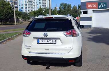 Внедорожник / Кроссовер Nissan Rogue 2015 в 