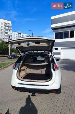 Внедорожник / Кроссовер Nissan Rogue 2015 в 