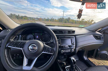 Внедорожник / Кроссовер Nissan Rogue 2017 в 