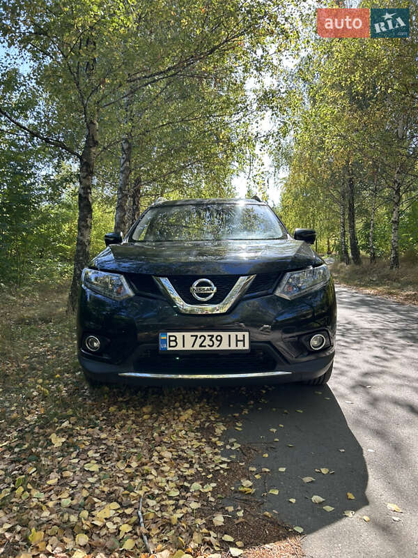 Внедорожник / Кроссовер Nissan Rogue 2016 в Лубнах