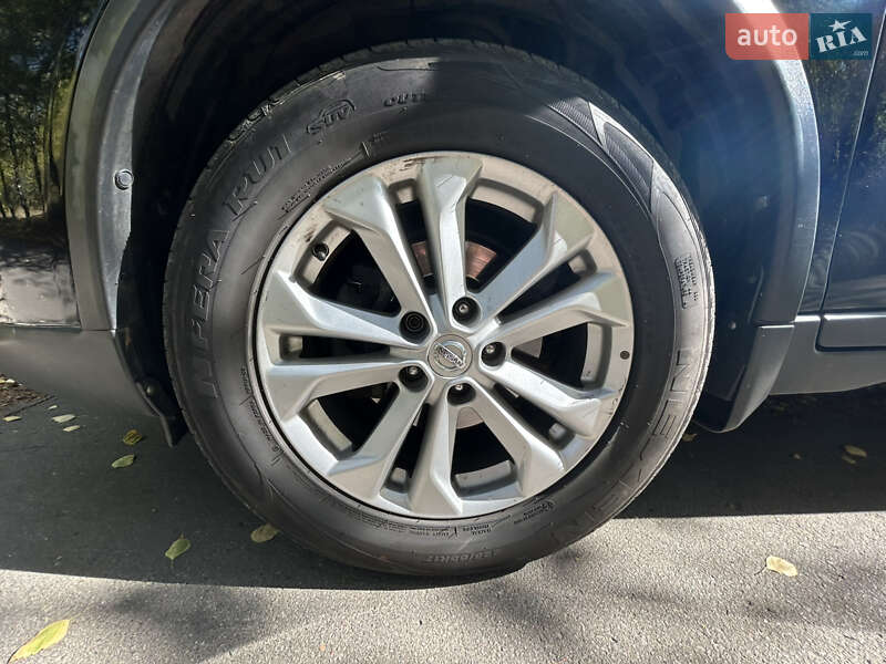 Внедорожник / Кроссовер Nissan Rogue 2016 в Лубнах