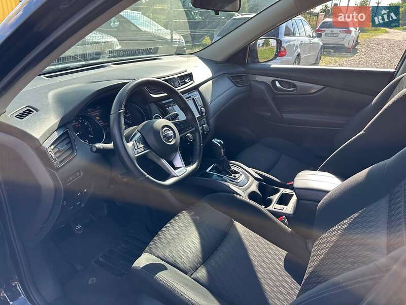 Позашляховик / Кросовер Nissan Rogue 2018 в Львові