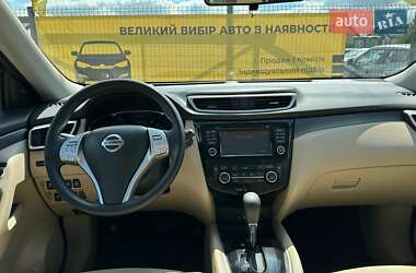 Внедорожник / Кроссовер Nissan Rogue 2016 в 
