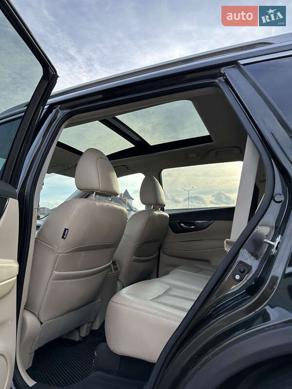 Внедорожник / Кроссовер Nissan Rogue 2015 в Львове