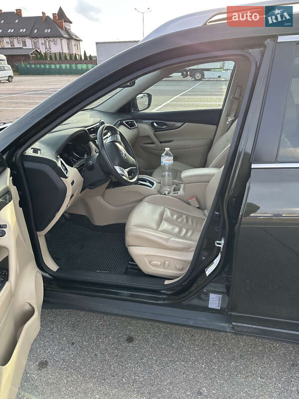 Внедорожник / Кроссовер Nissan Rogue 2015 в Львове