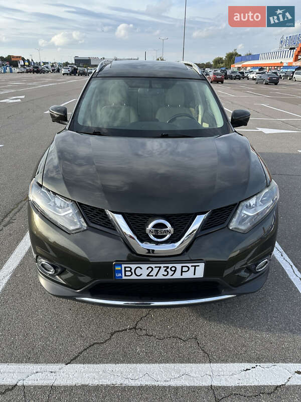 Внедорожник / Кроссовер Nissan Rogue 2015 в Львове