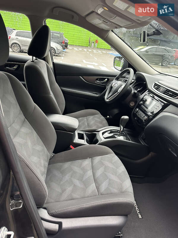 Внедорожник / Кроссовер Nissan Rogue 2016 в Киеве