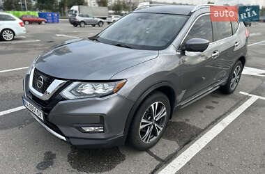 Внедорожник / Кроссовер Nissan Rogue 2017 в Киеве