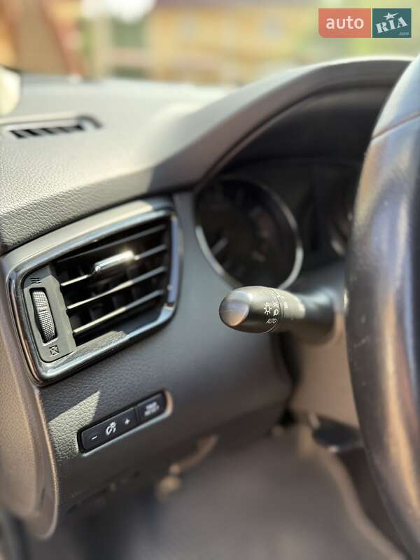 Позашляховик / Кросовер Nissan Rogue 2018 в Києві