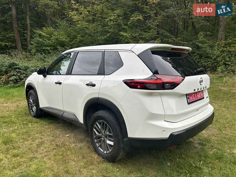 Внедорожник / Кроссовер Nissan Rogue 2024 в Львове