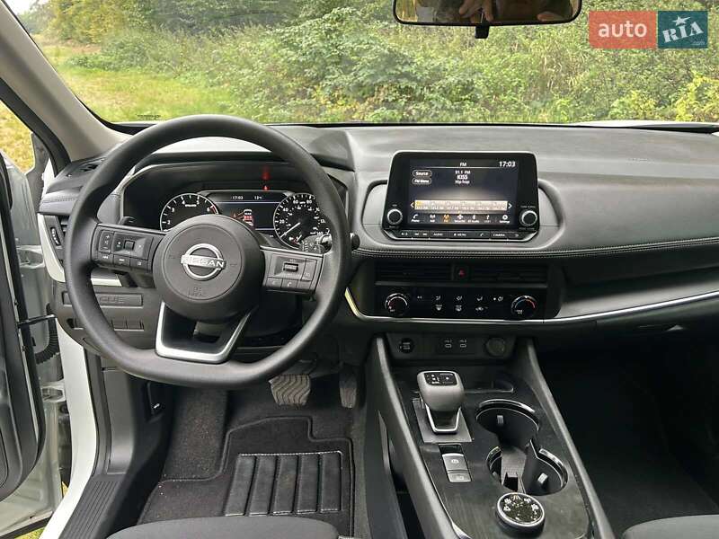 Внедорожник / Кроссовер Nissan Rogue 2024 в Львове