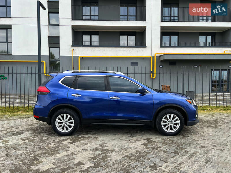 Позашляховик / Кросовер Nissan Rogue 2017 в Черкасах