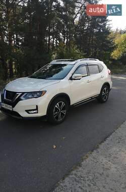 Позашляховик / Кросовер Nissan Rogue 2017 в Горішніх Плавнях