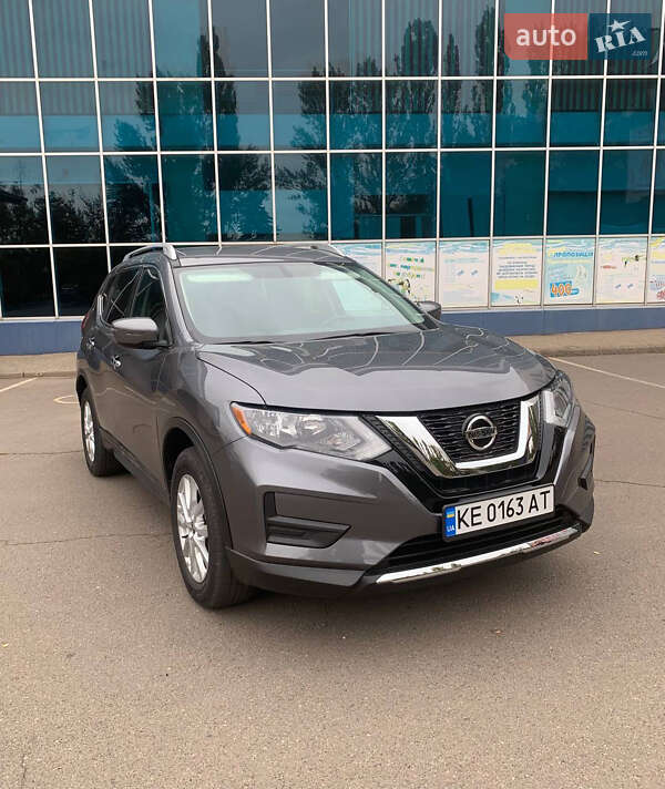 Позашляховик / Кросовер Nissan Rogue 2017 в Кривому Розі
