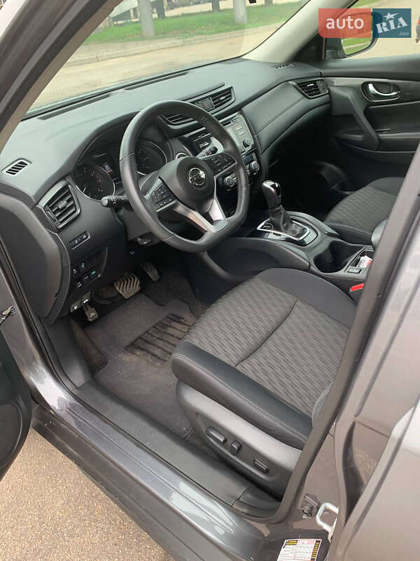 Позашляховик / Кросовер Nissan Rogue 2017 в Кривому Розі