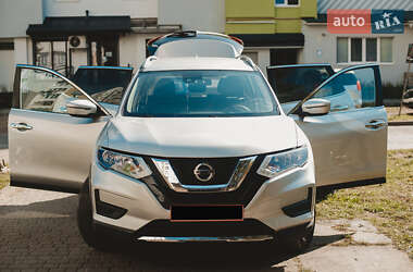 Позашляховик / Кросовер Nissan Rogue 2018 в Новояворівську