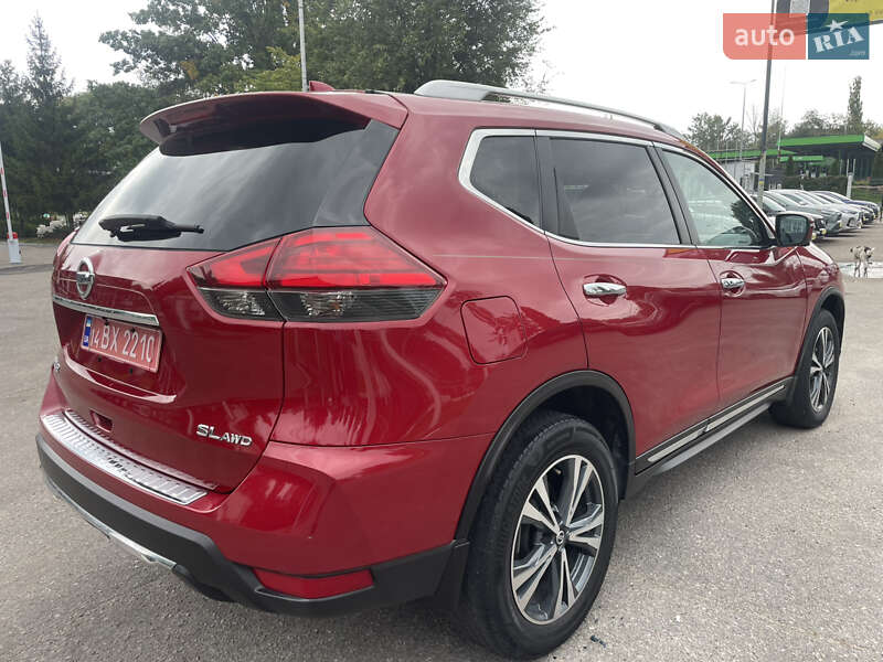 Внедорожник / Кроссовер Nissan Rogue 2017 в Кременчуге